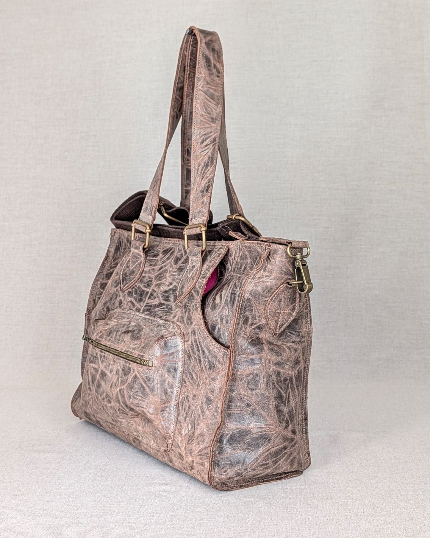 bolsa-de-piel-hecho-a-mano-en-castelldefles-barcelona