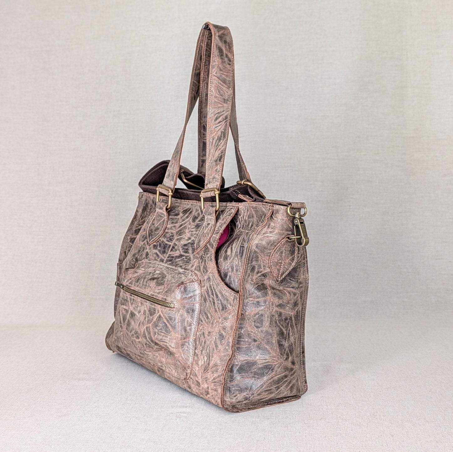 bolsa-de-piel-hecho-a-mano-en-castelldefles-barcelona