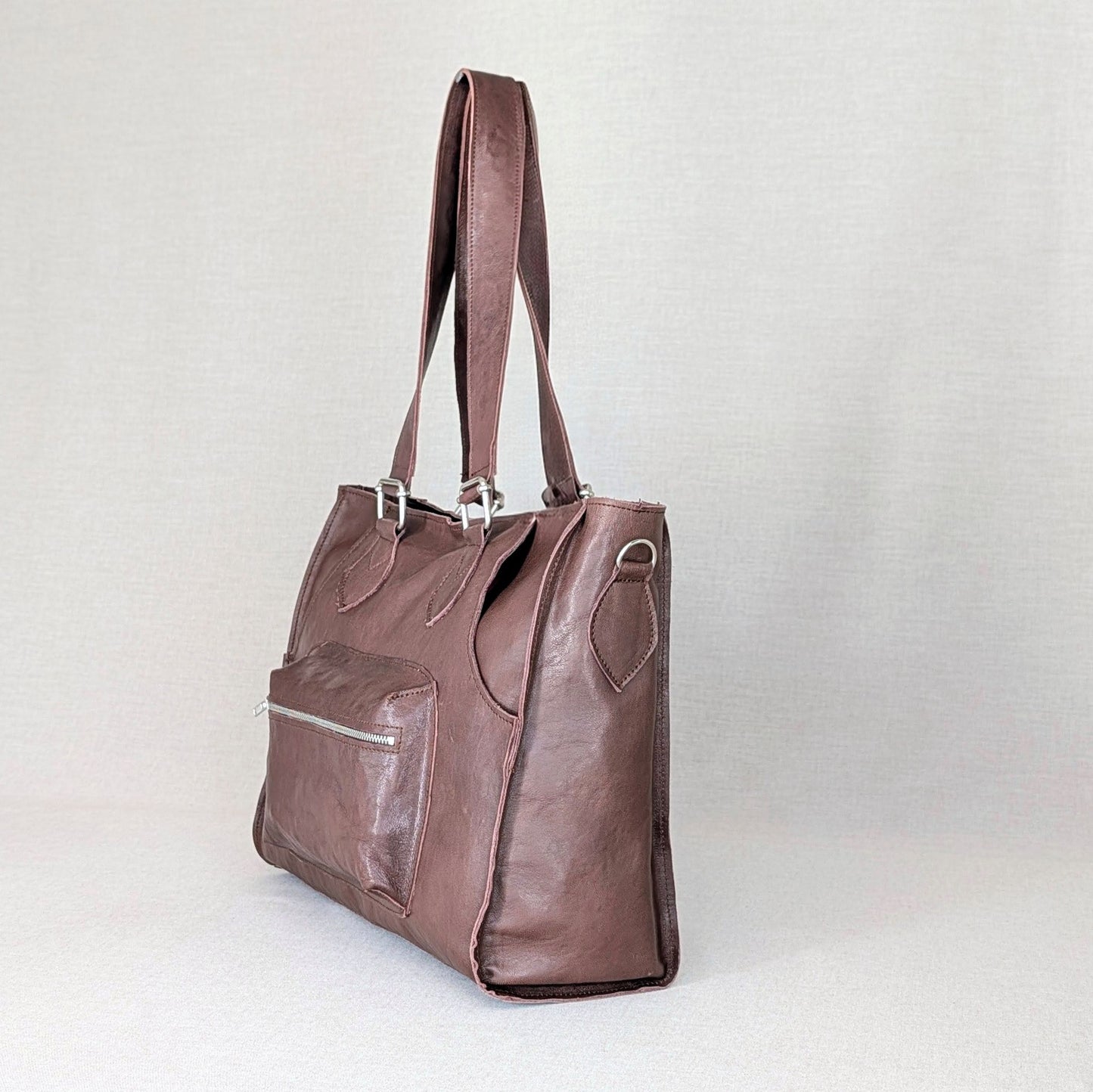 ages-bolsa-de-piel-artesanal-oficina