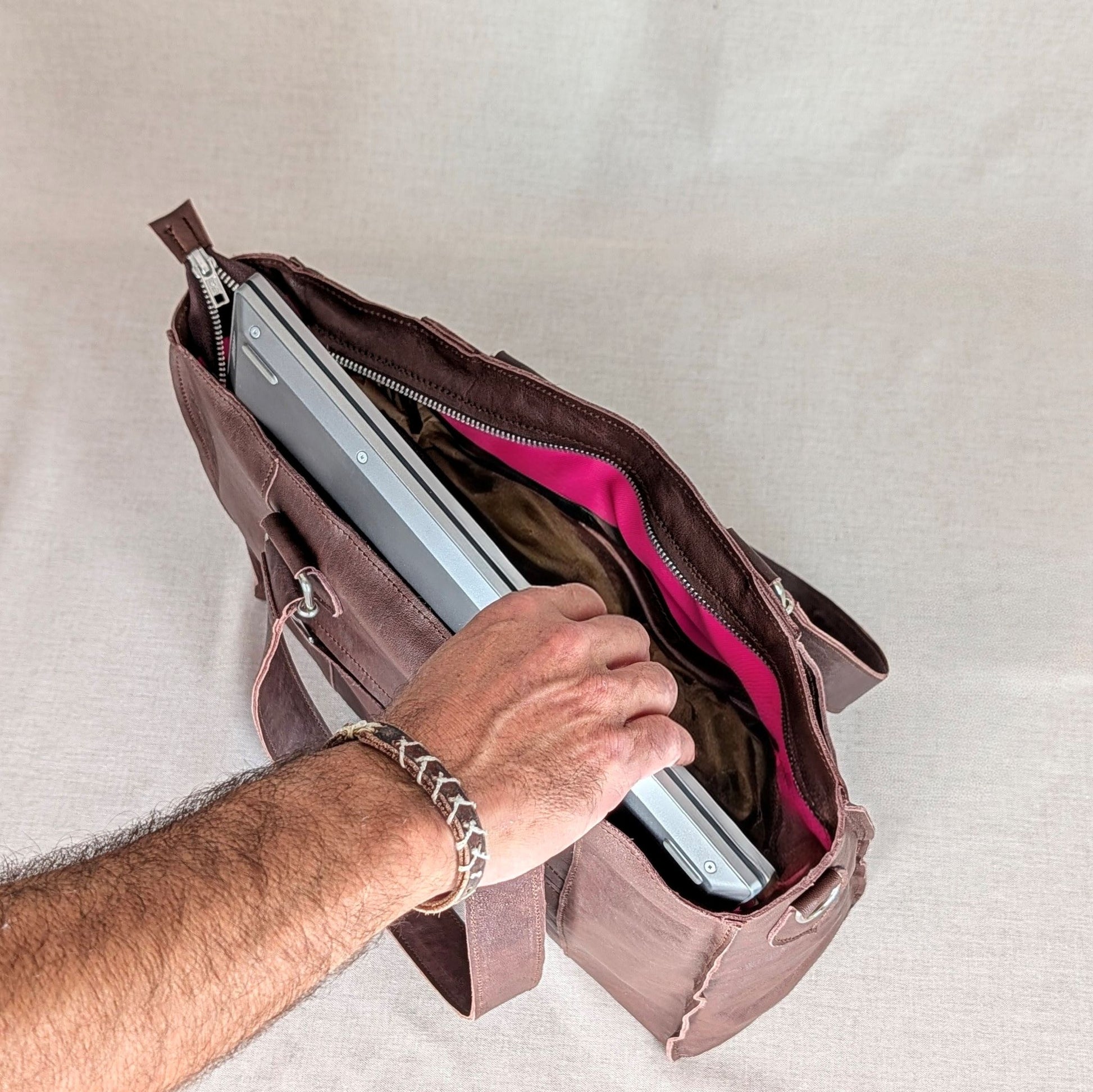 ages-bolso-hecho-a-mano-en-castelldefels-para-oficina