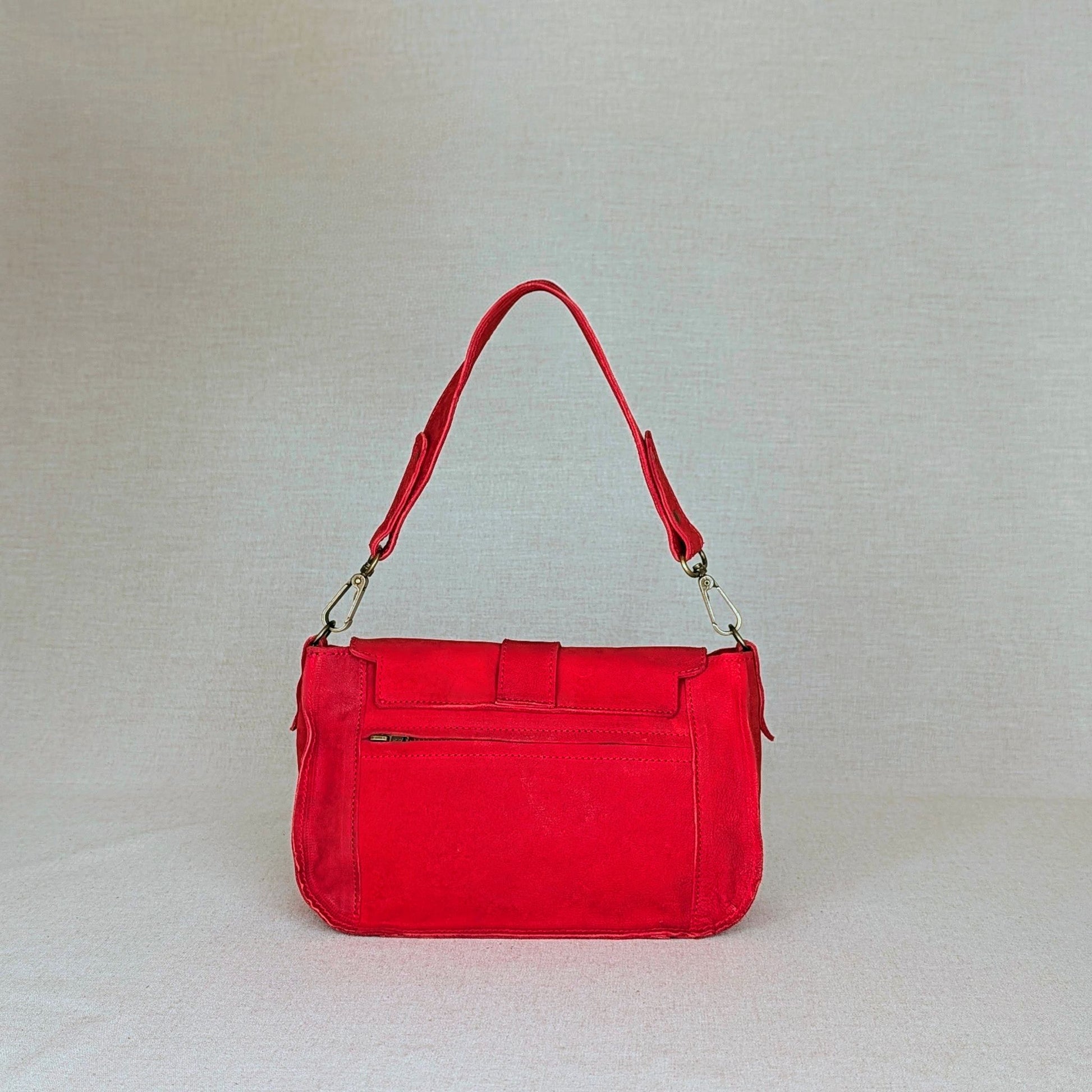Bolso VIKY de piel artesanal Belice — bolso de diario con solapa y bandolera regulable — color-rojo-trasera